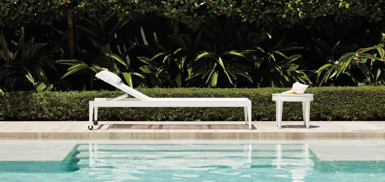 McKinnon and Harris duval Yacht Sun Chaise with Batyline. Photo by Kip Dawkins.