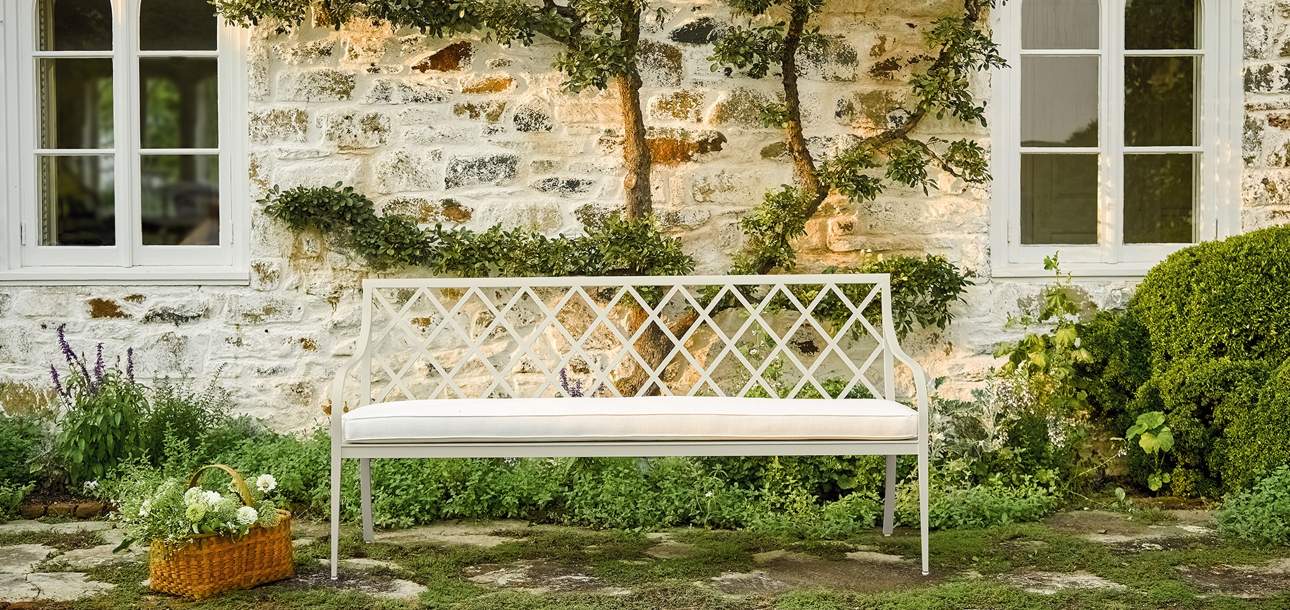 McKinnon and Harris Virginia Bench