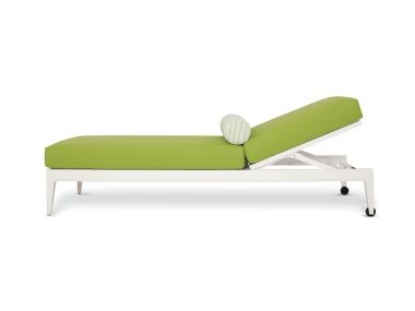 duVal Sun Chaise Shown in Classic White