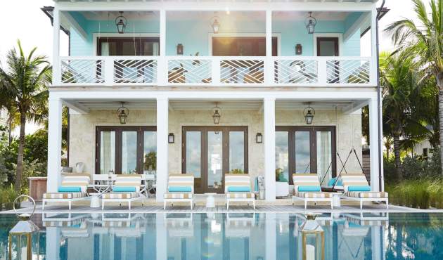 Exterior of Bahamas House and pool. Image by ©Francesco Lagnese/OTTO (designed by Marshall Watson and Kate Reid)