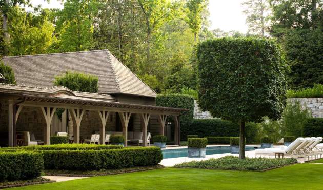 McKinnon and Harris duVal Collection poolside at a home in Atlanta, Georgia. Design by Suzanne Kasler