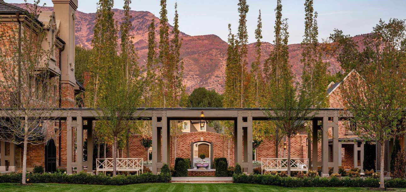 McKinnon and Harris Virginia Benches on a Utah estate. Design by Establish Design, Architecture by McAlpine House, Photo by Joshua Caldwell