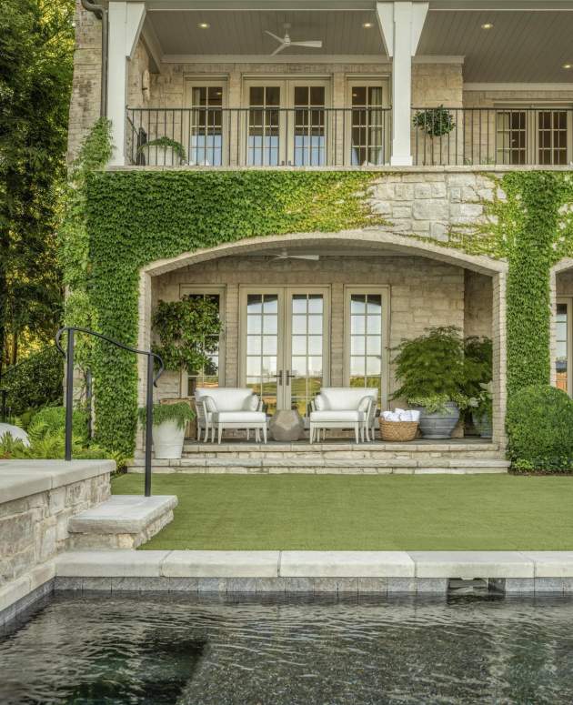McKinnon and Harris duVal-Alexander Club Chairs. Design by Beth Webb, Landscape Architect by Stephen Hackney, Architecture by Stanley Dixon