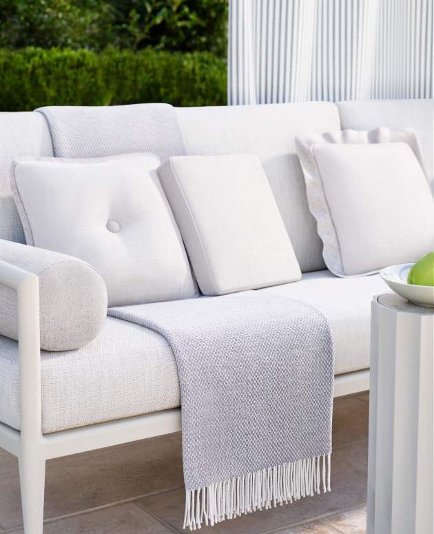 deCamp Sofa with Napa Fringe Deck Blanket in Cocoon Ash