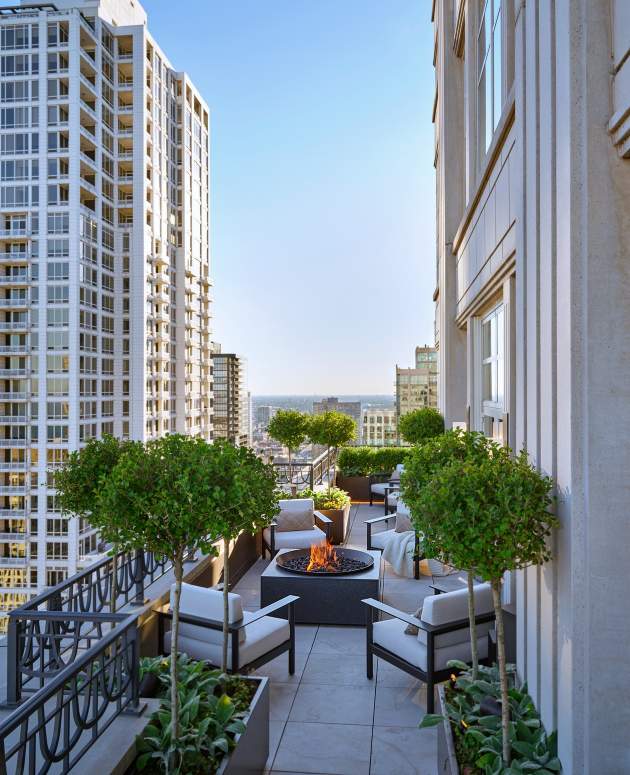 Couper Club Chair with firepit, Design by Joan Craig & Co., Styling by Anita Sarsidi, Photo by Trevor Tondro/OTTO