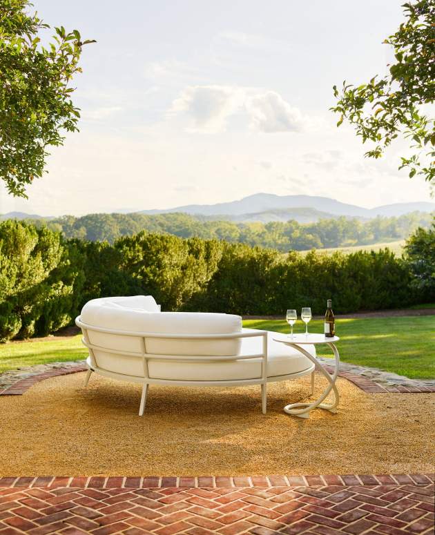 deCamp Lune Sun Bed and deCamp Infini Side Table
