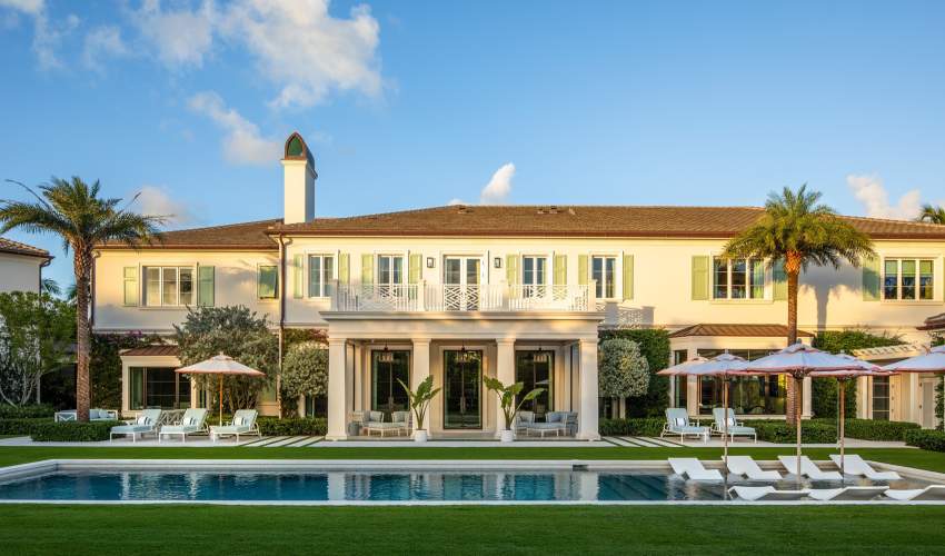 Beaufort Sun Chaises and Pavilion Collection at a home. Design by Andrew Howard, Architecture by Daniel Kahan, Photo by Eric Piasecki/OTTO
